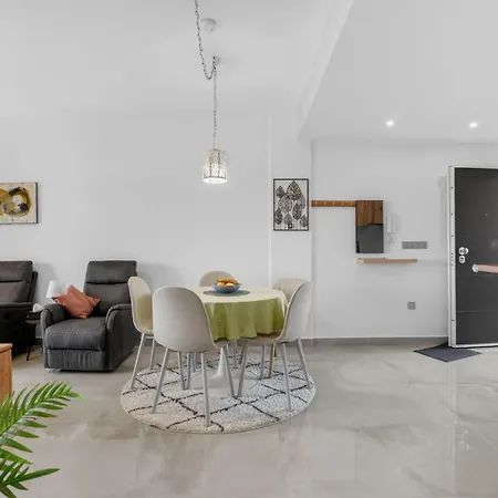 Lamar Vii By Interhome